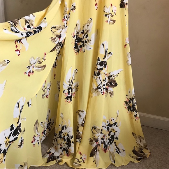 Fashion Nova Floral Maxi Dress - Picture 6 of 10